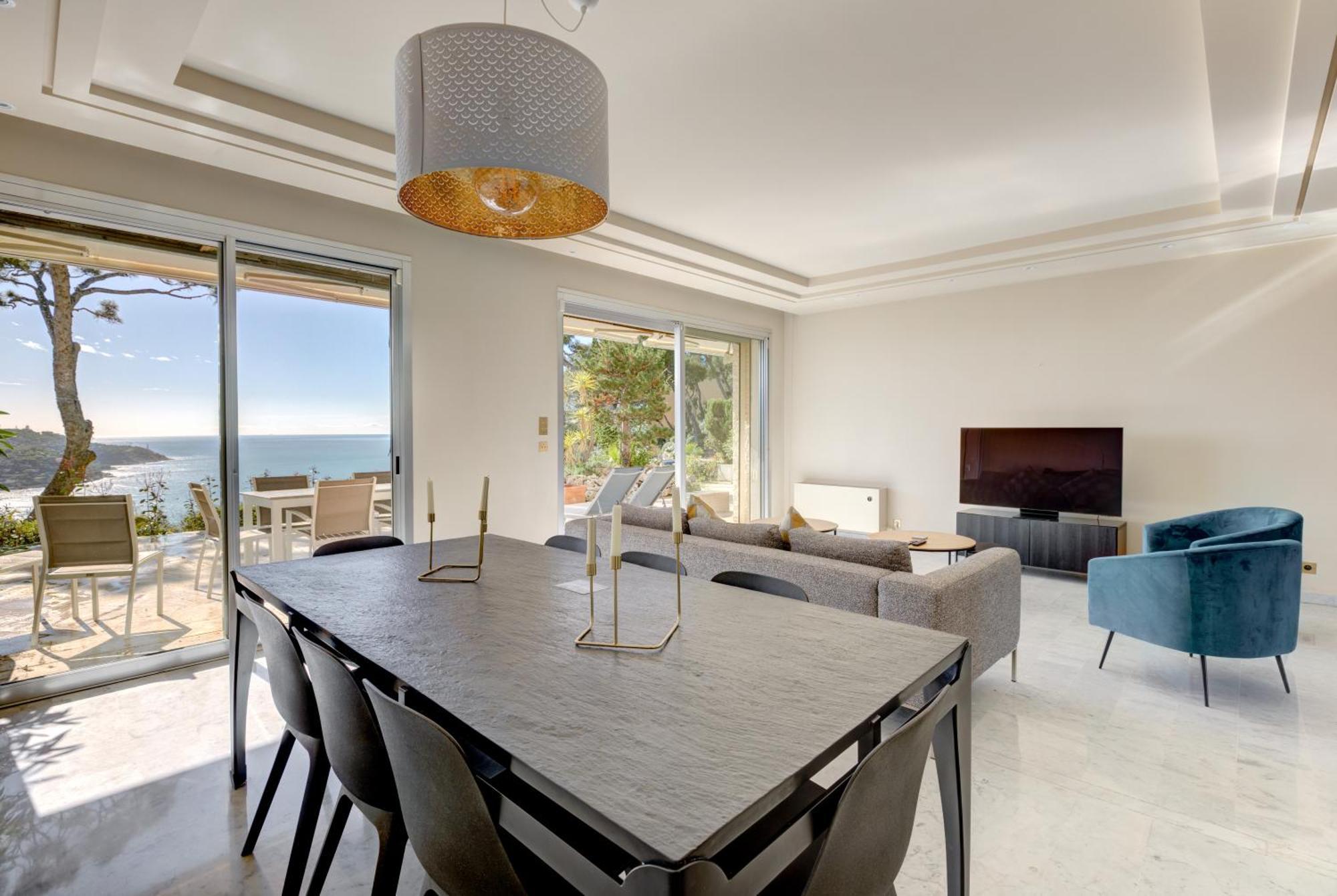 Giant Terrace On A Stunning View Apartment วีลล์ฟรองซ์-ซูร์-แมร์ ภายนอก รูปภาพ