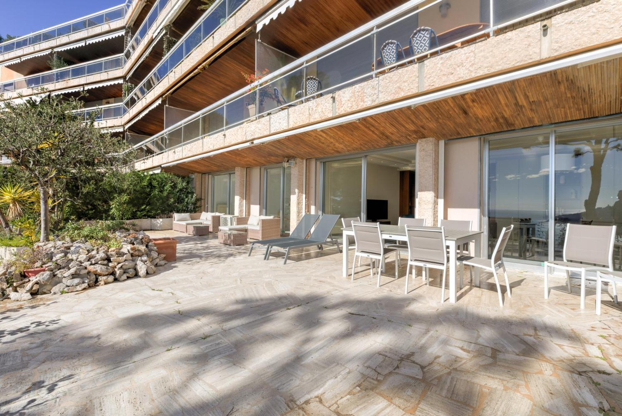 Giant Terrace On A Stunning View Apartment วีลล์ฟรองซ์-ซูร์-แมร์ ภายนอก รูปภาพ