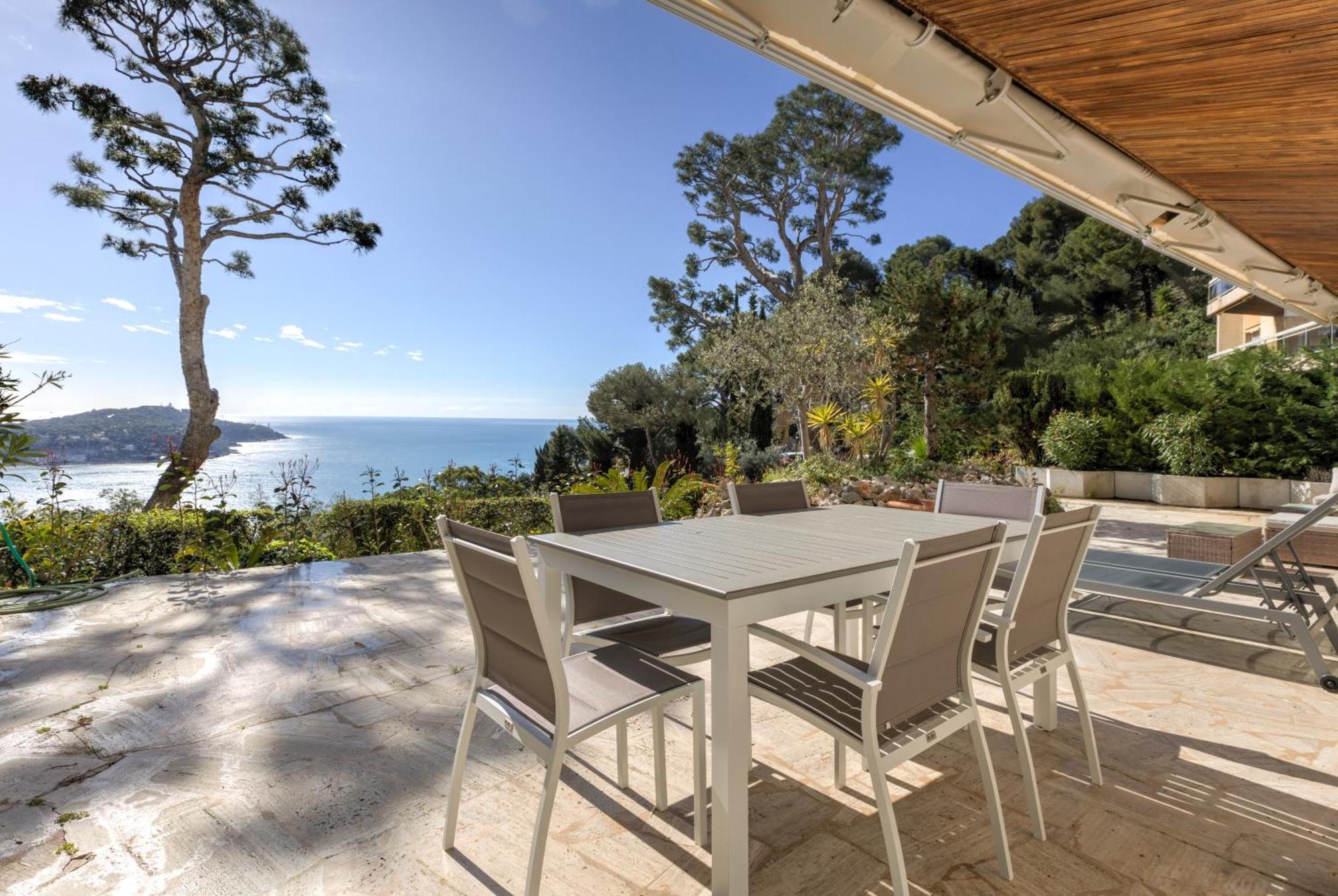 Giant Terrace On A Stunning View Apartment วีลล์ฟรองซ์-ซูร์-แมร์ ภายนอก รูปภาพ