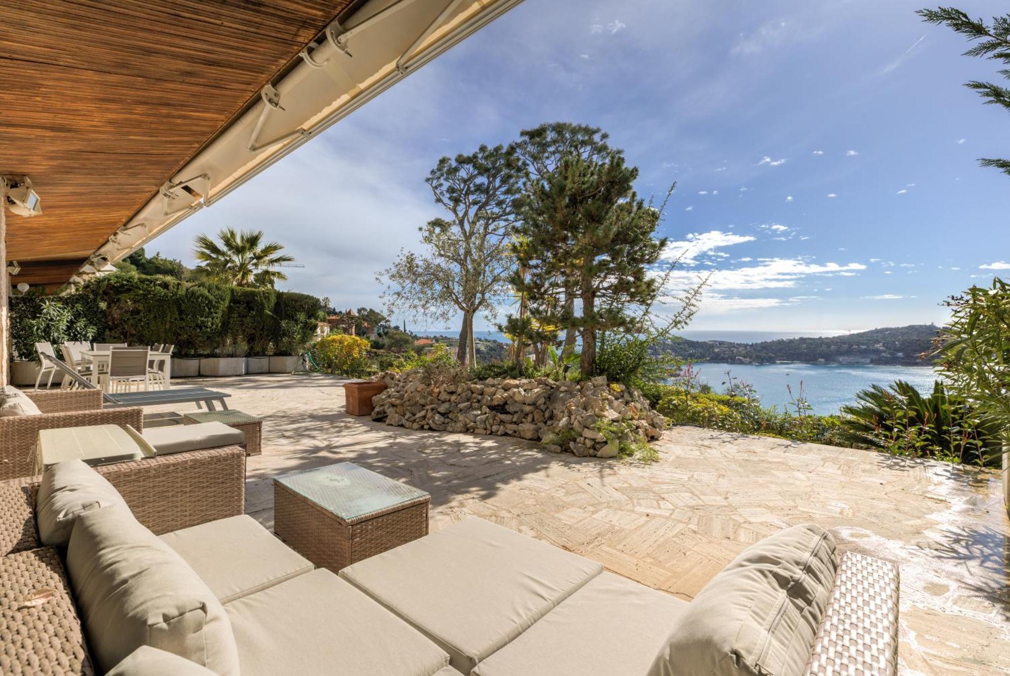 Giant Terrace On A Stunning View Apartment วีลล์ฟรองซ์-ซูร์-แมร์ ภายนอก รูปภาพ