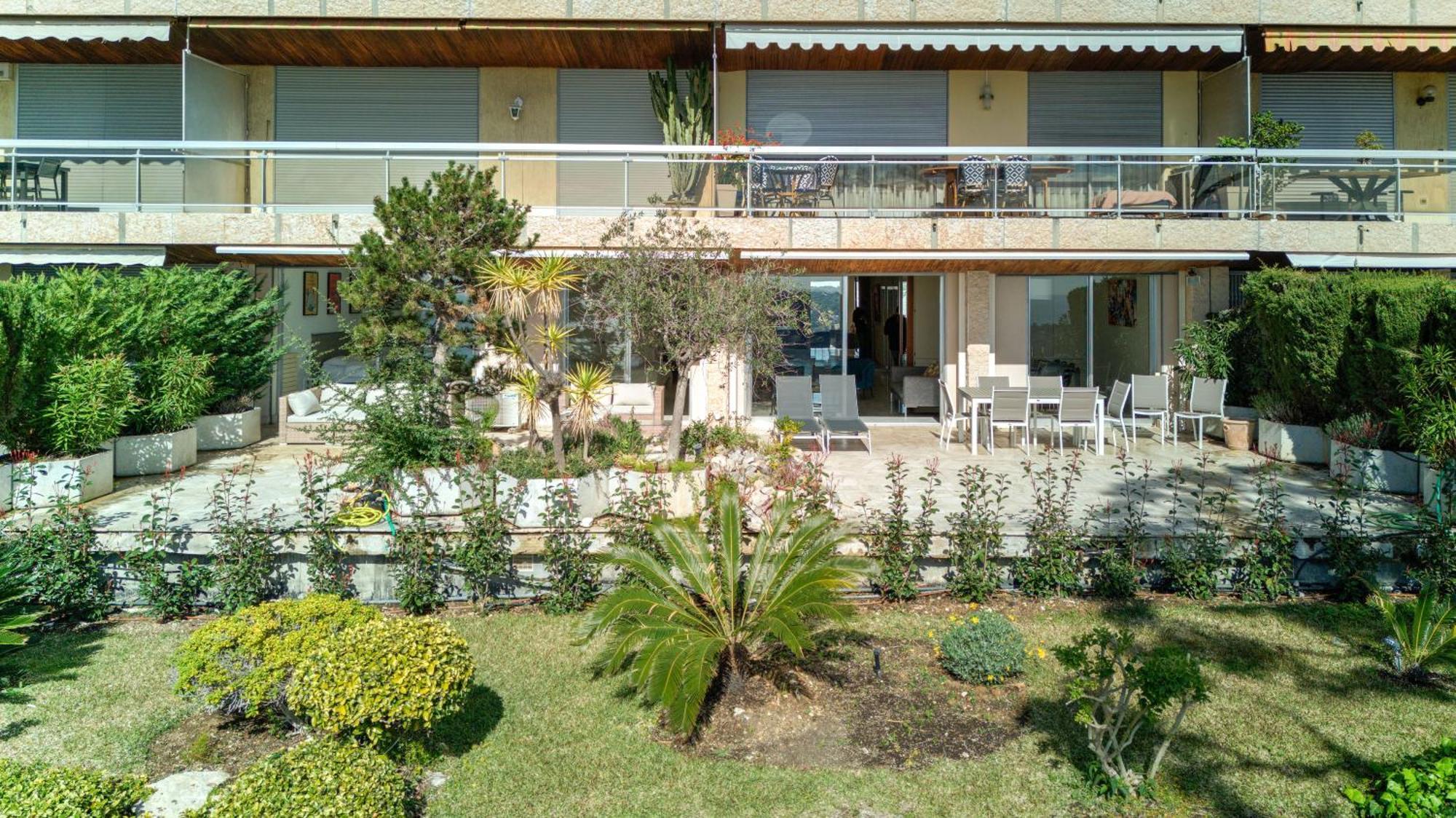 Giant Terrace On A Stunning View Apartment วีลล์ฟรองซ์-ซูร์-แมร์ ภายนอก รูปภาพ