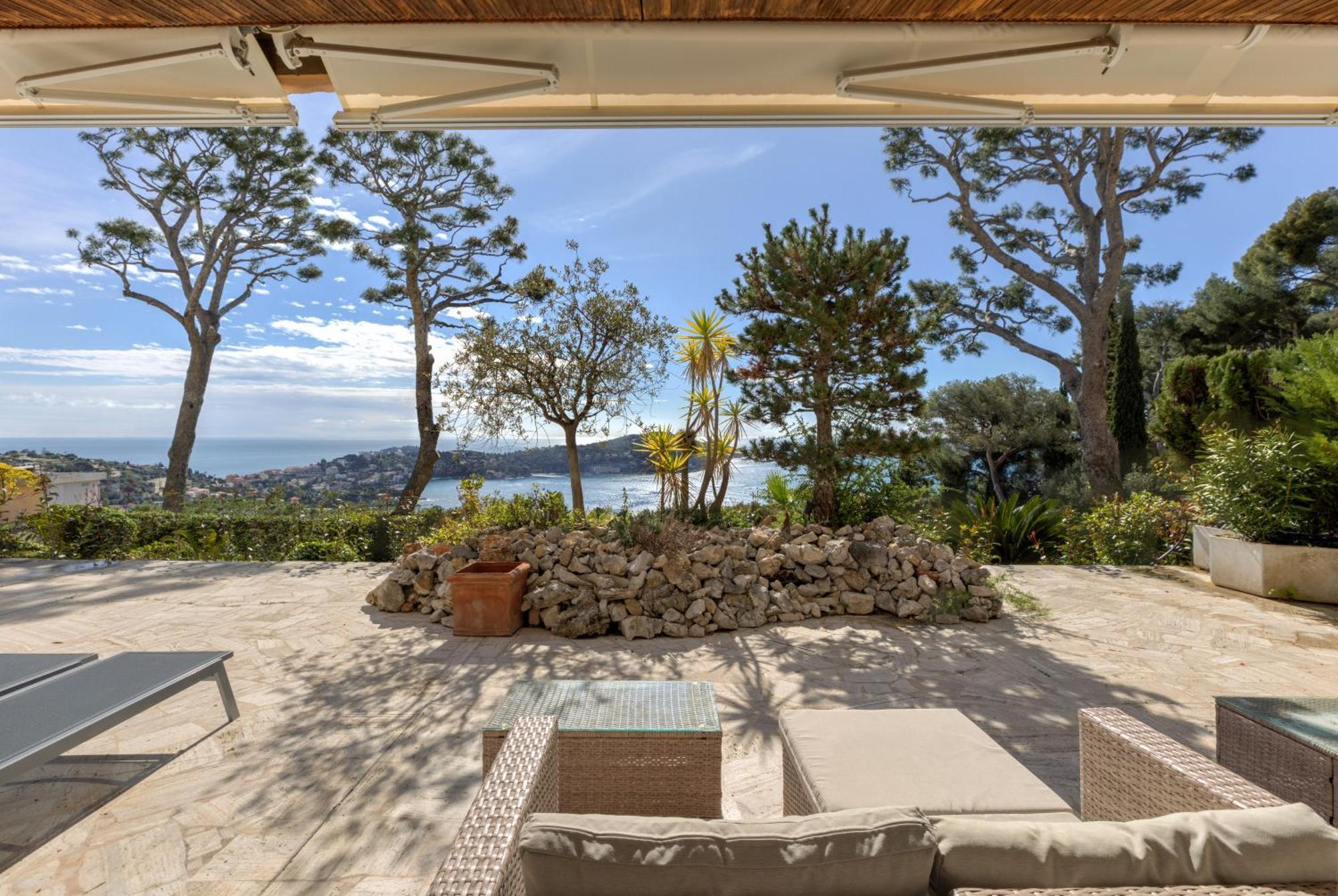 Giant Terrace On A Stunning View Apartment วีลล์ฟรองซ์-ซูร์-แมร์ ภายนอก รูปภาพ